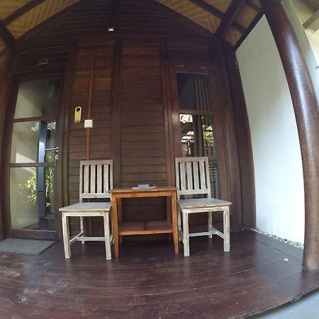 Drupadi Bungalows Gili Trawangan Esterno foto