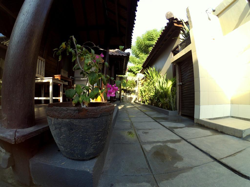 Drupadi Bungalows Gili Trawangan Esterno foto