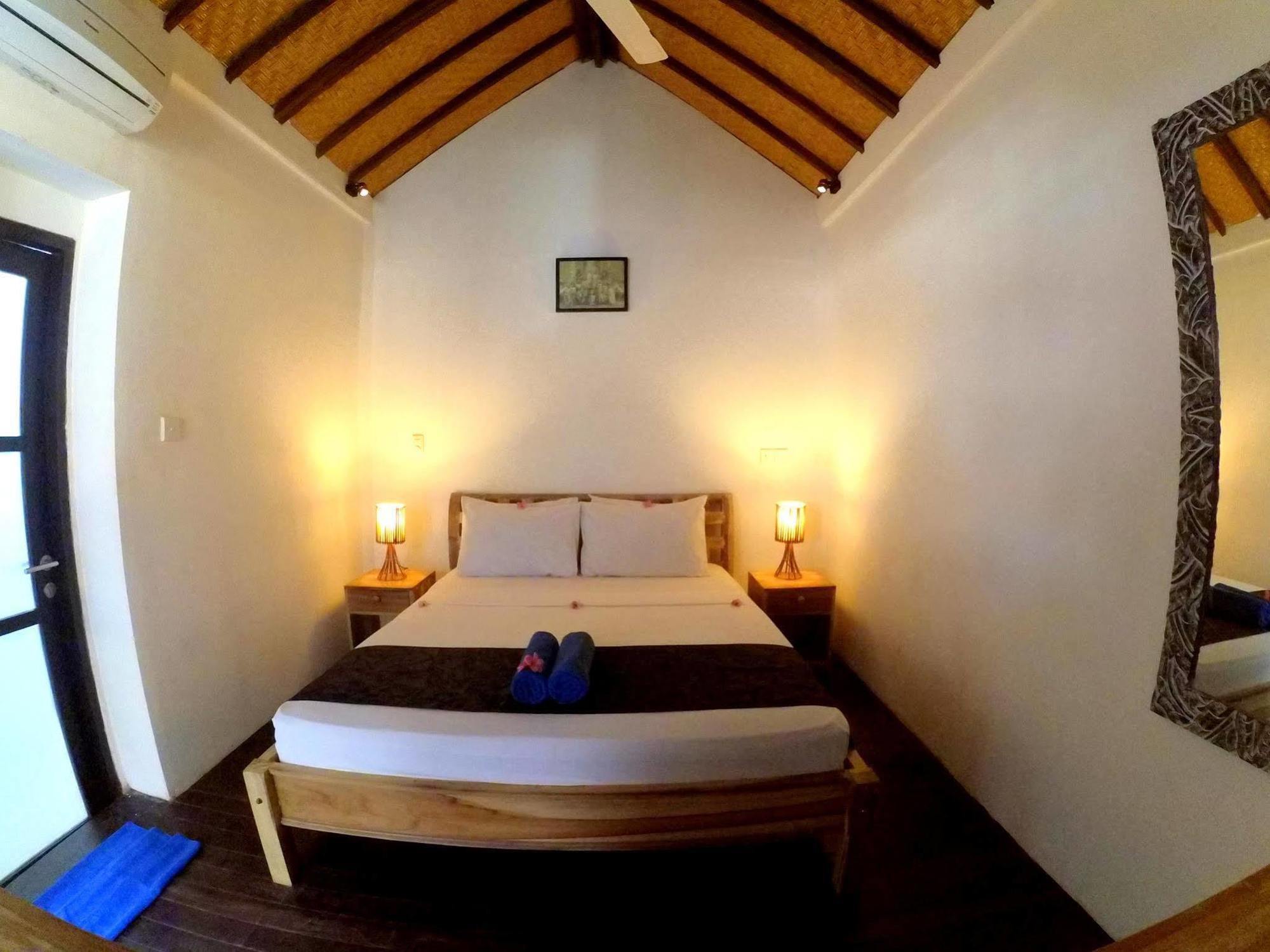 Drupadi Bungalows Gili Trawangan Esterno foto